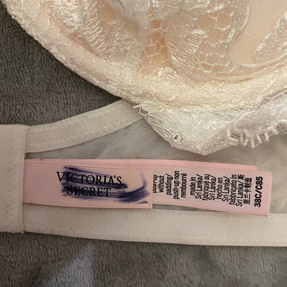 New! SET Victoria’s Secret Dream Angels Cream Push Up Bra and Panty 10468 - Picture 7 of 10